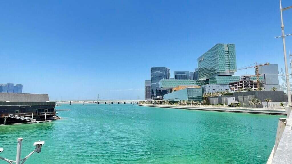 Abu Dhabi street scene